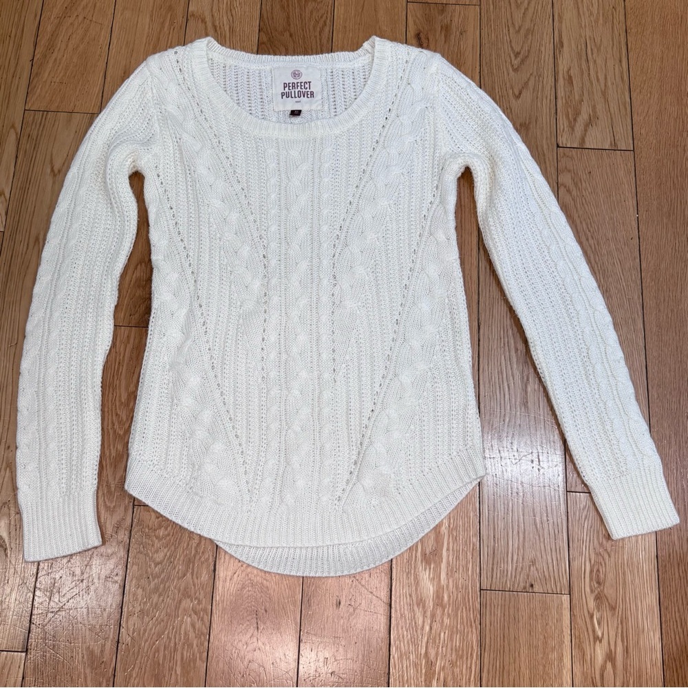 SO Cream Cable-Knit Crewneck Sweater